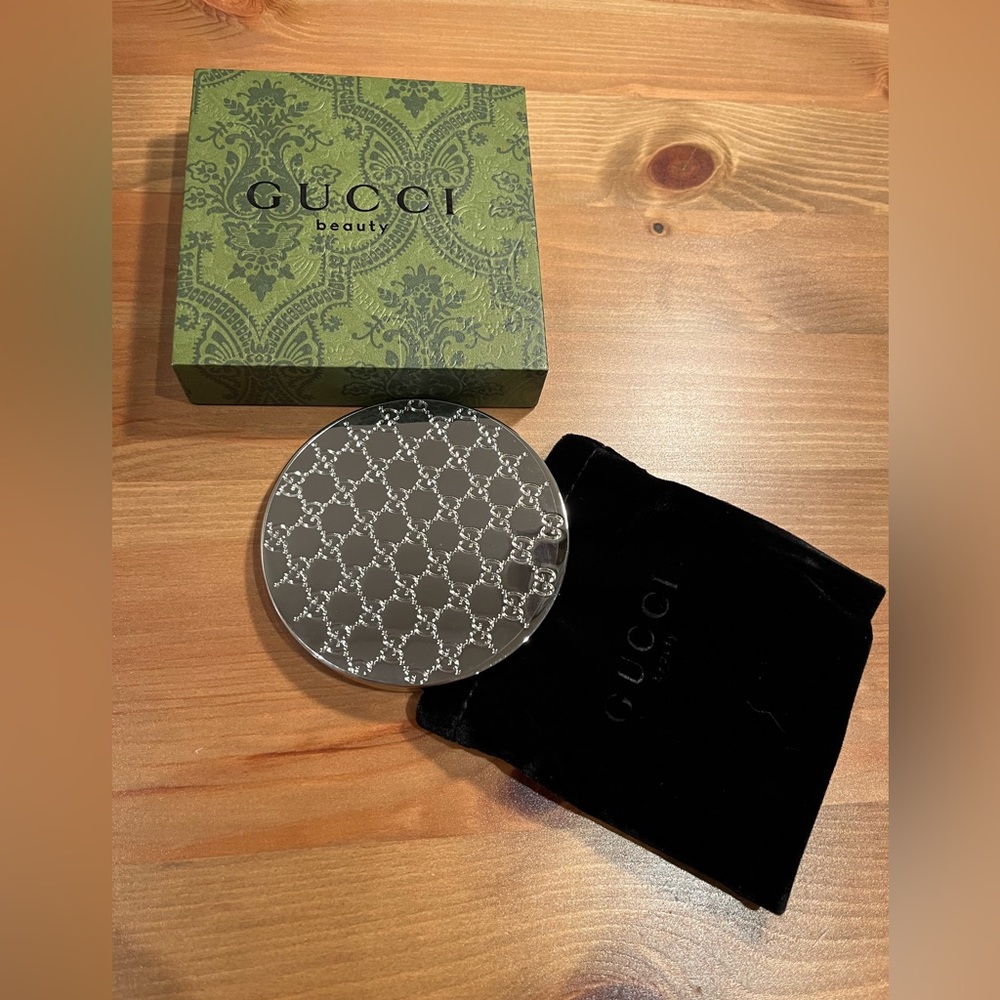 Gucci Beauty Silver Logo Compact Double Mirror